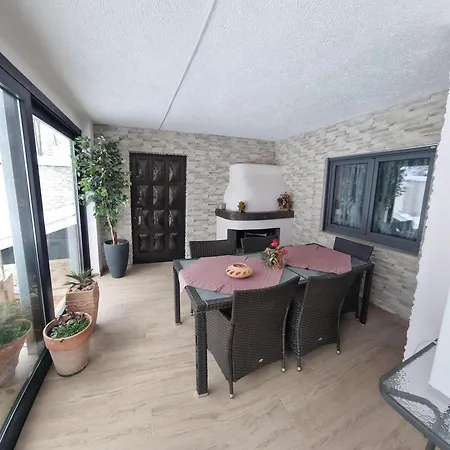 Mountain Pearl Apartment